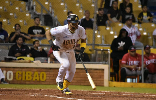 Águilas se acercan al cuarto; Camargo y Lagares lideran triunfo ante Leones