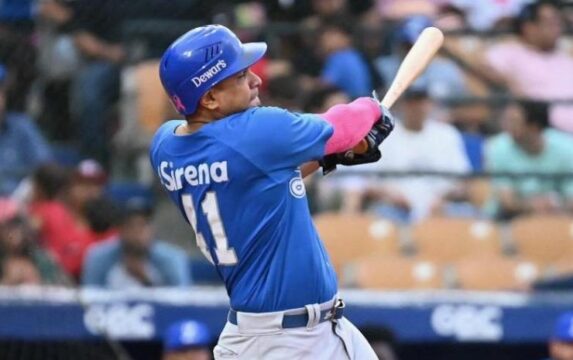 Hernández y Valdez lideran la victoria del Licey